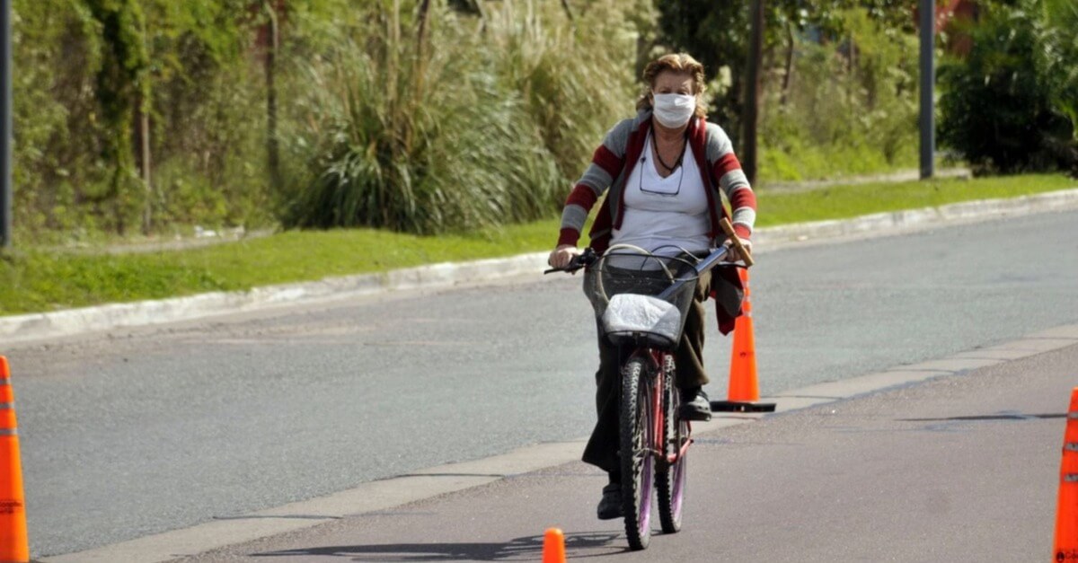 http://mujer%20en%20bicicleta%20con%20barbijo%20|%20Desmiento%20es%20un%20portal%20de%20noticias%20sobre%20actualidad%20política,%20económica%20y%20social%20argentina,%20de%20la%20Provincia%20de%20Buenos%20Aires%20y%20sus%20municipios.