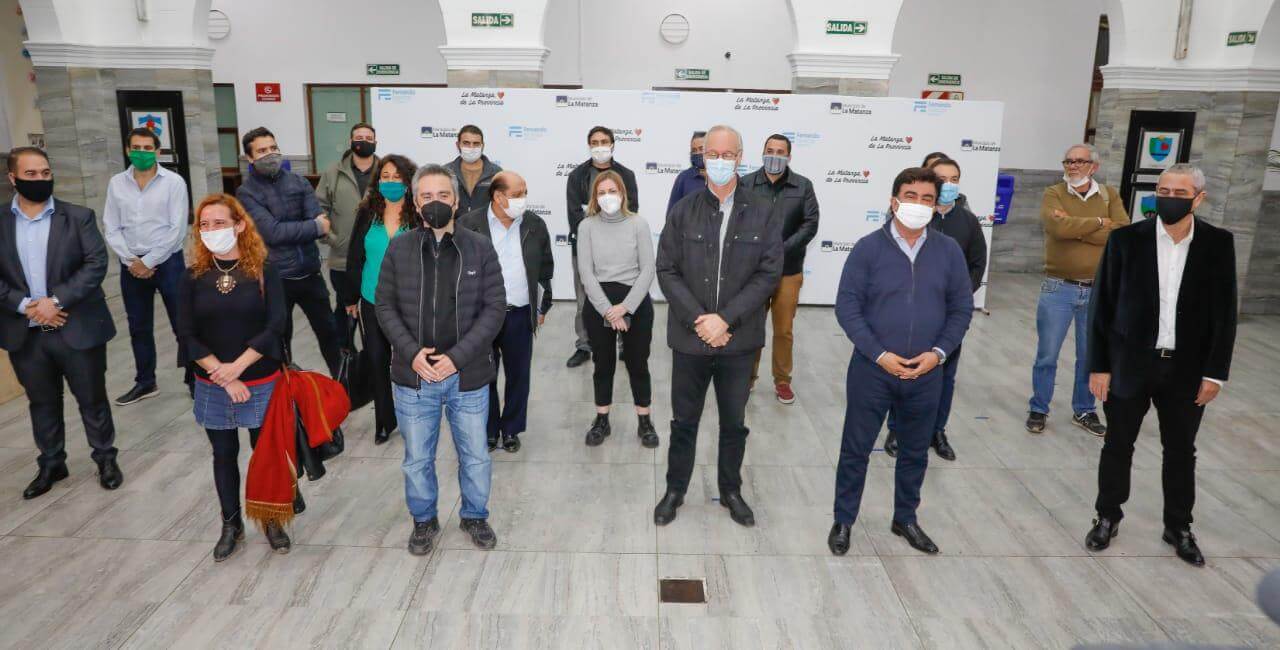 Foto grupal del comité de crisis de la 3ra sección electoral reunida en La Matanza | Desmiento es un portal de noticias sobre actualidad política, económica y social argentina, de la Provincia de Buenos Aires y sus municipios. Con un segmento dedicado exclusivamente a combatir las fake news y la desinformación. 