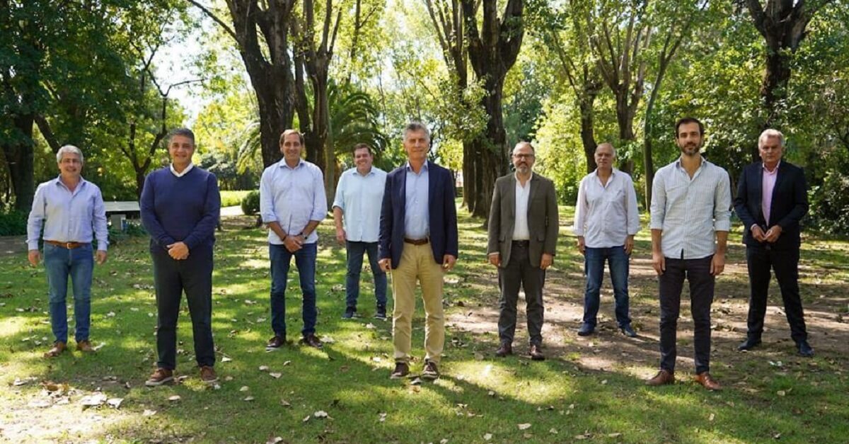 http://Mauricio%20Macri%20y%20los%20Dorrego%20|%20Desmiento%20es%20un%20portal%20de%20noticias%20sobre%20actualidad%20política,%20económica%20y%20social%20argentina,%20de%20la%20Provincia%20de%20Buenos%20Aires%20y%20sus%20municipios.%20Con%20un%20segmento%20dedicado%20exclusivamente%20a%20combatir%20las%20fake%20news%20y%20la%20desinformación.