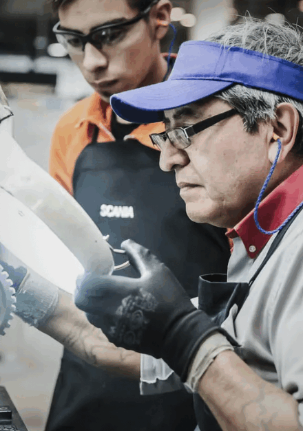 Flexibilización laboral en marcha: el Gobierno estudia “salarios dinámicos” y convenios por empresa