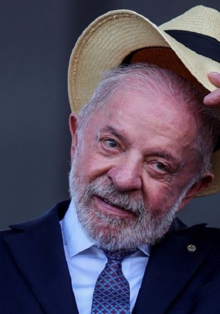 Brasil: la Justicia Electoral le da 24 horas a Meta para probar que trata igual a Lula y a Flávio Bolsonaro, o le duplica la multa